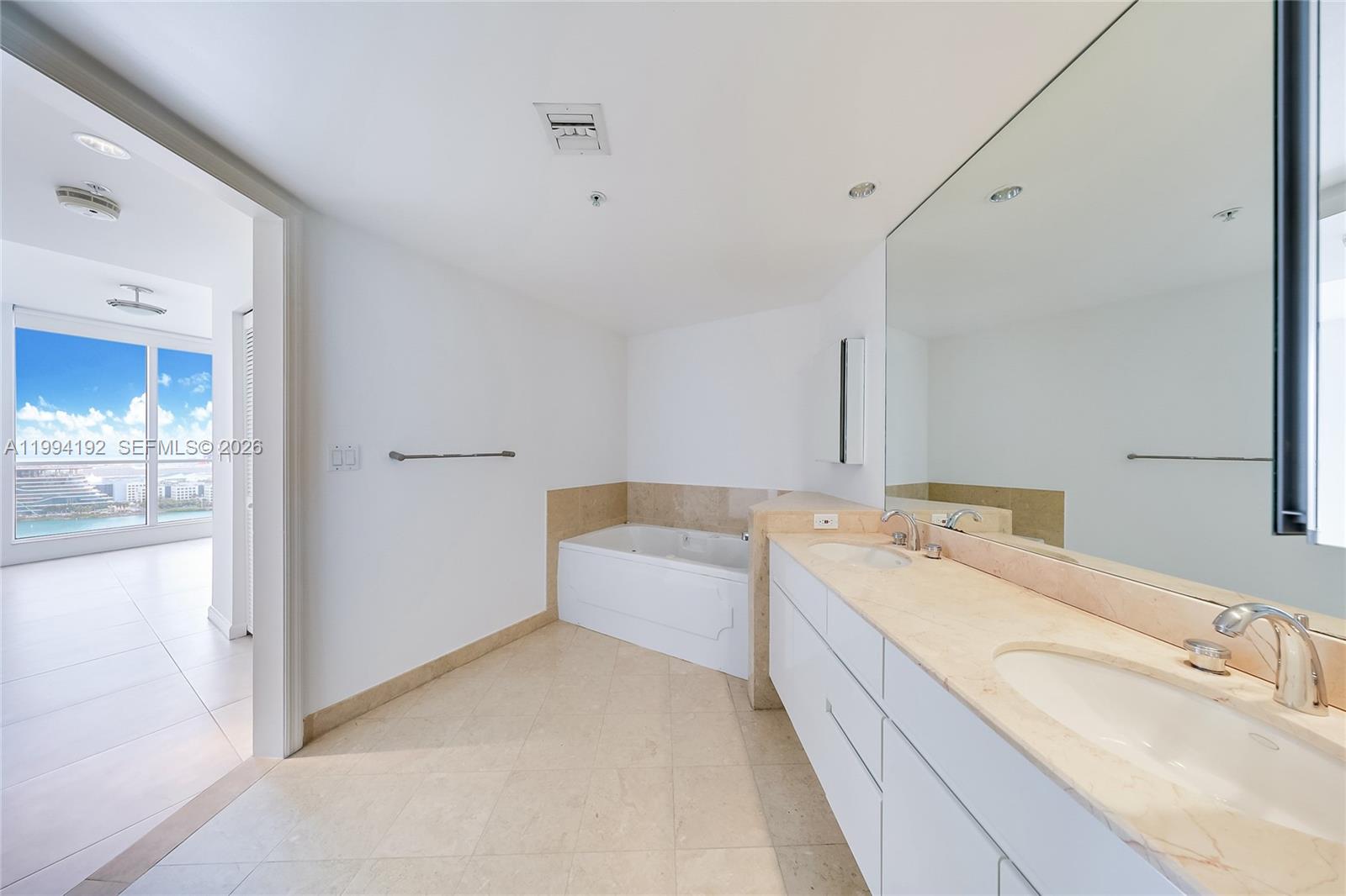 THREE TEQUESTA POINT COND - Residential