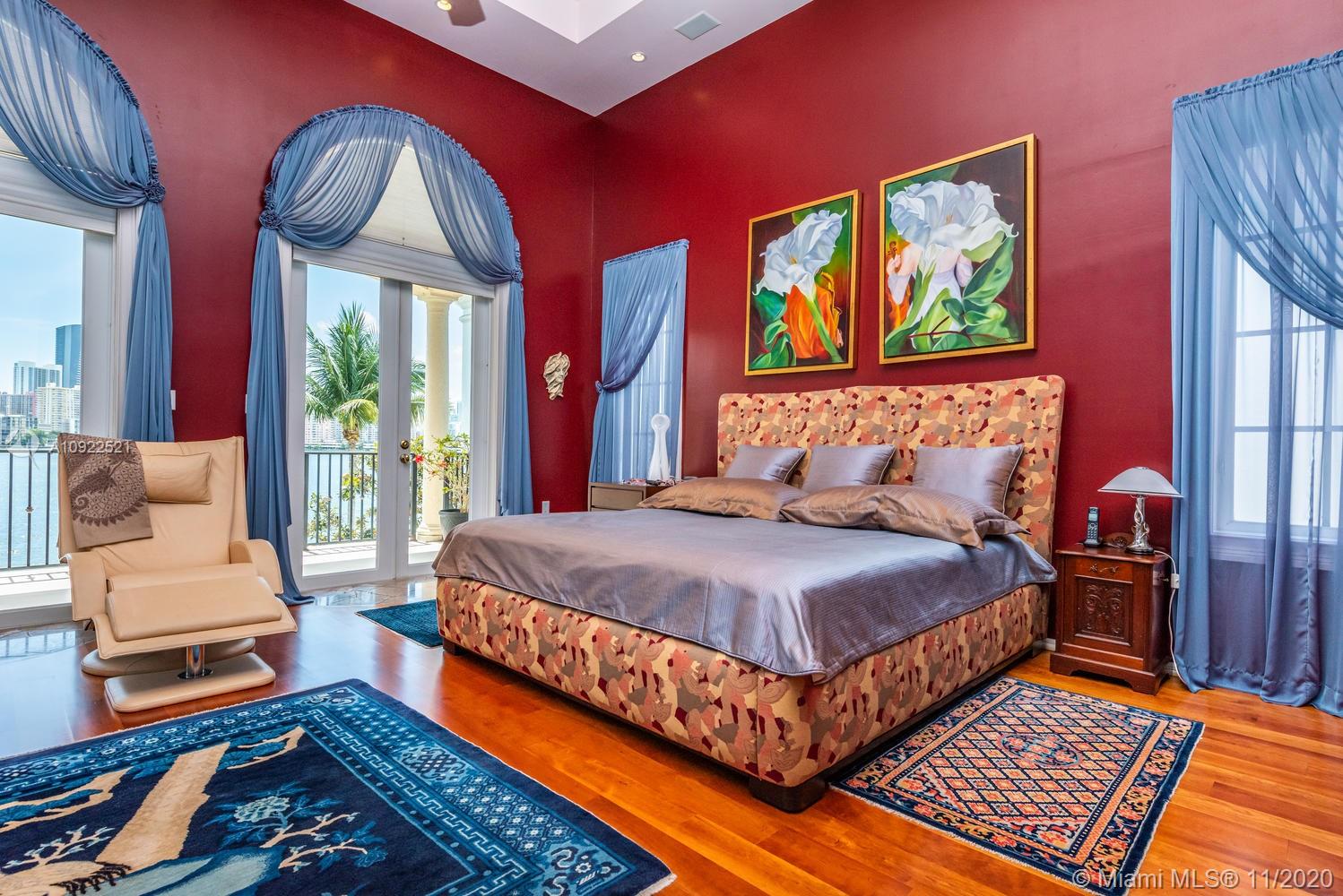 ISLAND ESTATES - Residential