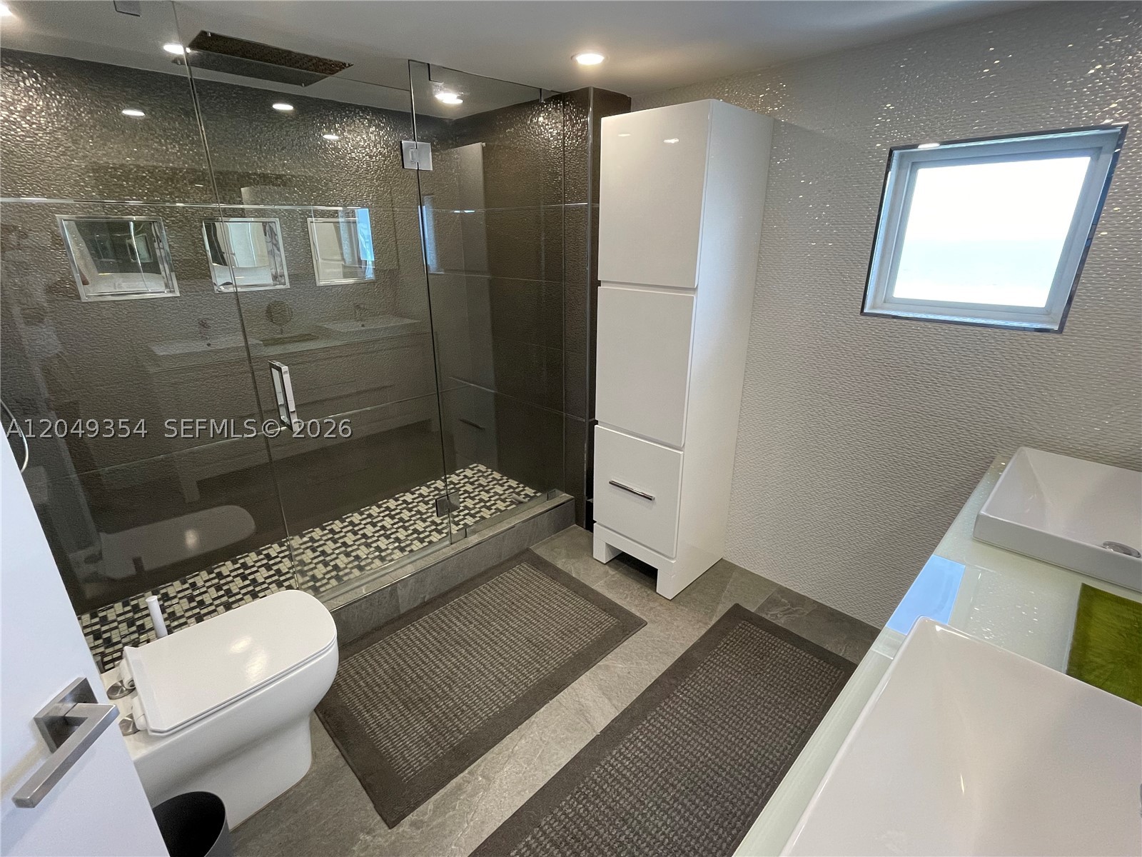RIMINI BEACH CONDO - Residential Lease