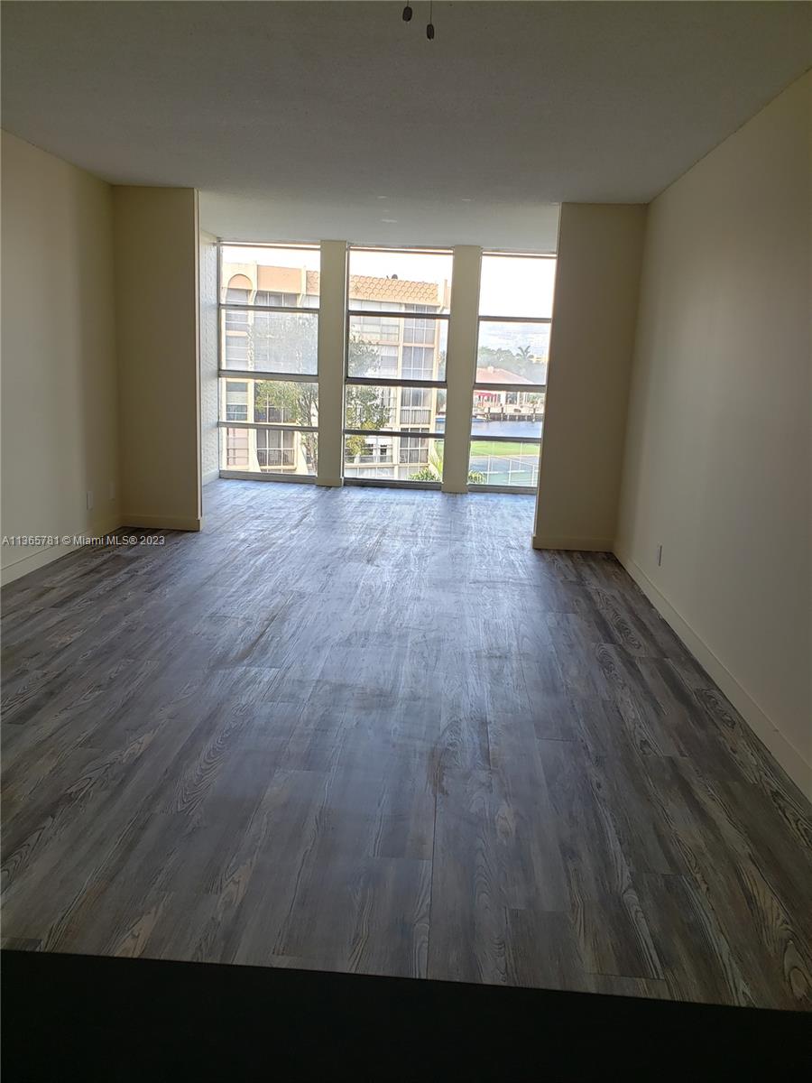 DE SOTO PARK CONDO - Residential