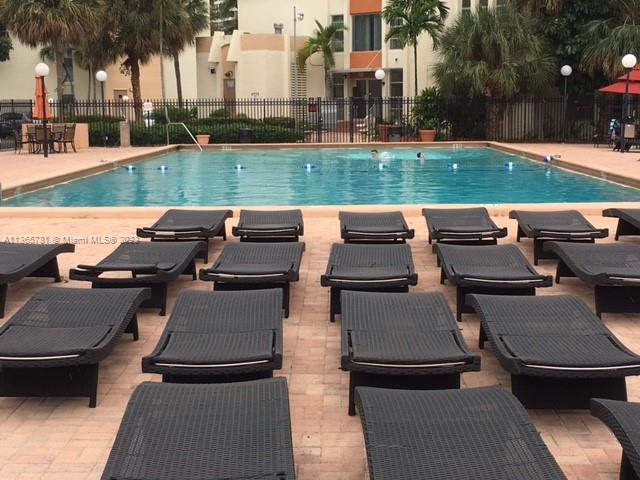 DE SOTO PARK CONDO - Residential