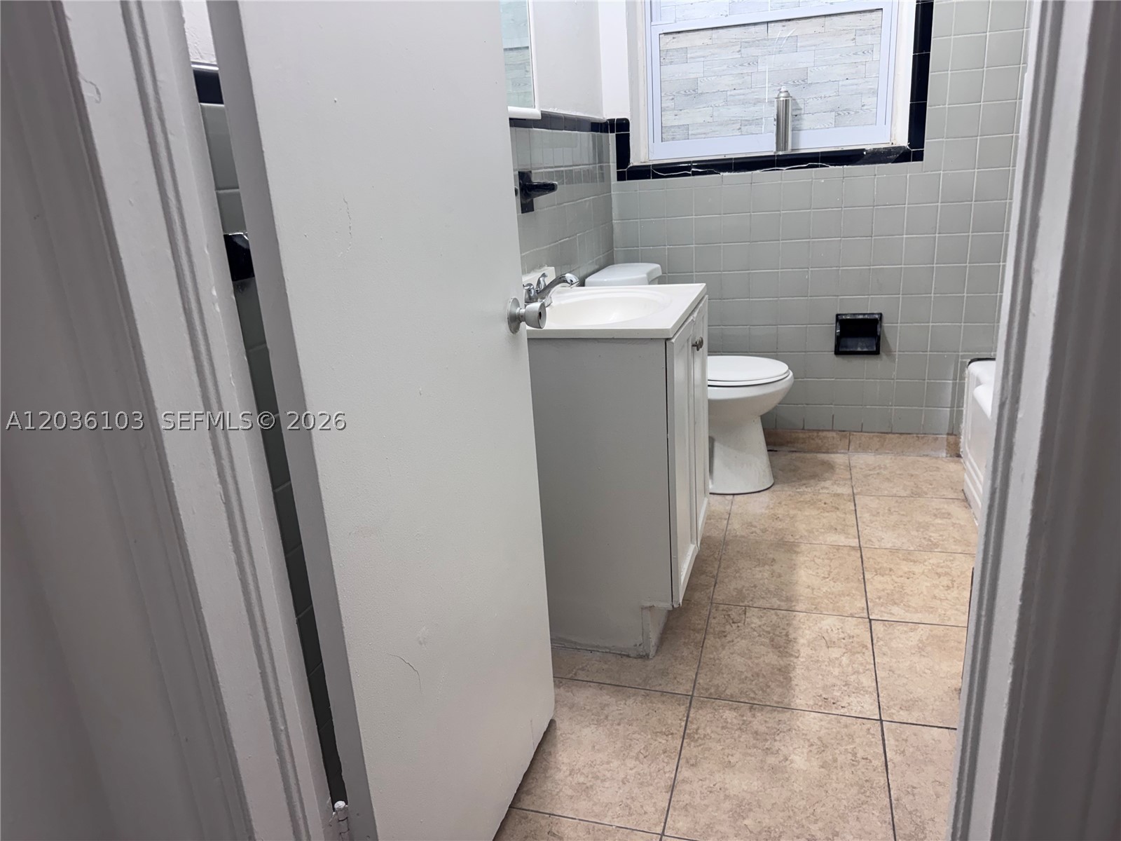 BISCAYNE SHORES CORR PLAT - Residential Lease