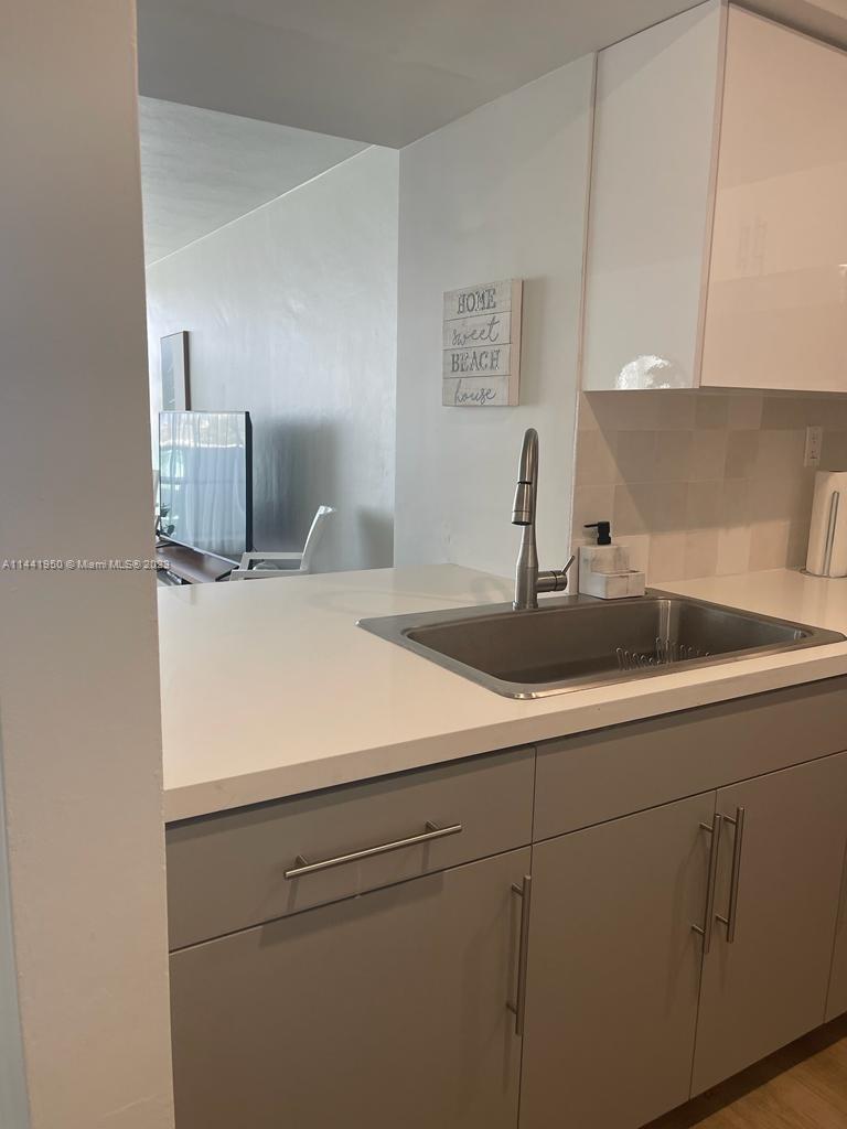 MIRADOR 1200 CONDO - Residential Lease