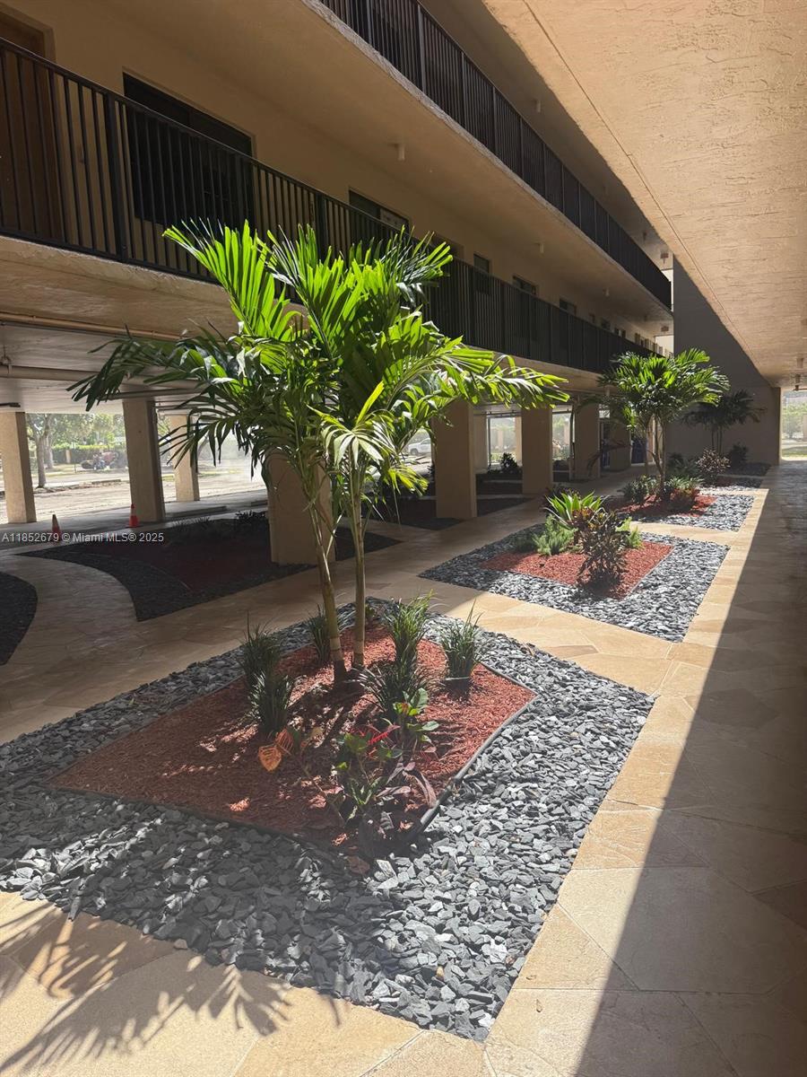 Welcome to this bright and spacious 1350 sqft 2-bed, 2-bath condo, offering comfort, 
clean, and well-maintained with variety of fantastic amenities including a heated pool , gym 
 tennis court , library, BBQ AREA , Water and internet are included in the H0A.