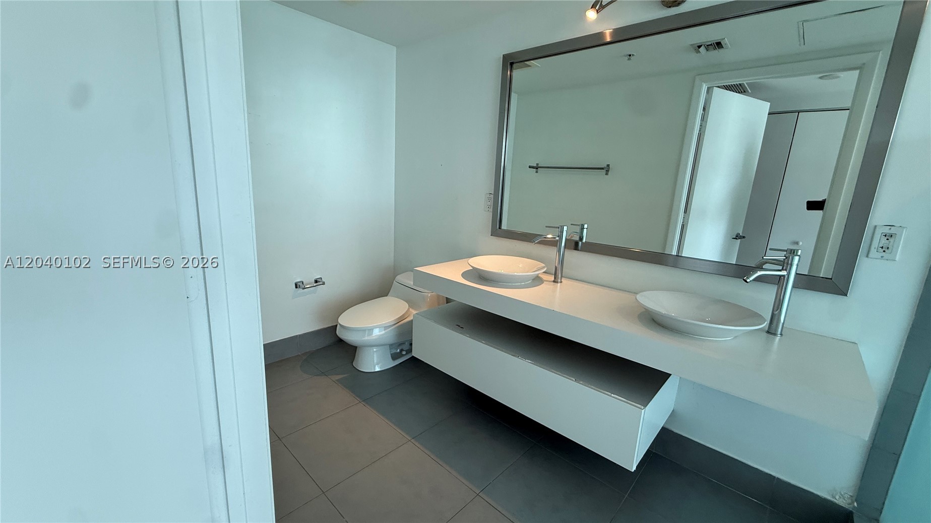 MINT Condominium - Residential