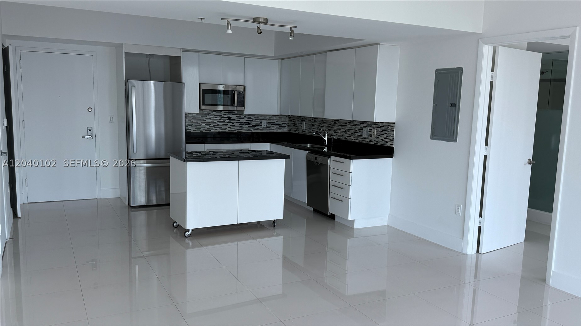 MINT Condominium - Residential