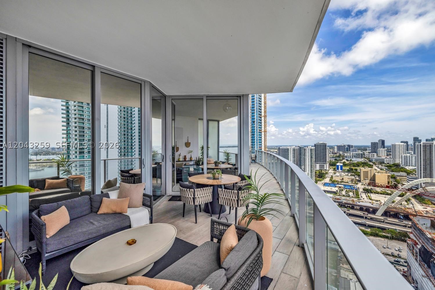 PARAMOUNT MIAMI WORLDCENT - Residential