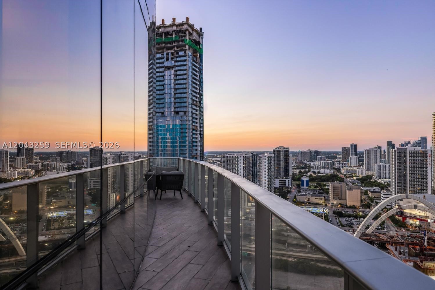 PARAMOUNT MIAMI WORLDCENT - Residential