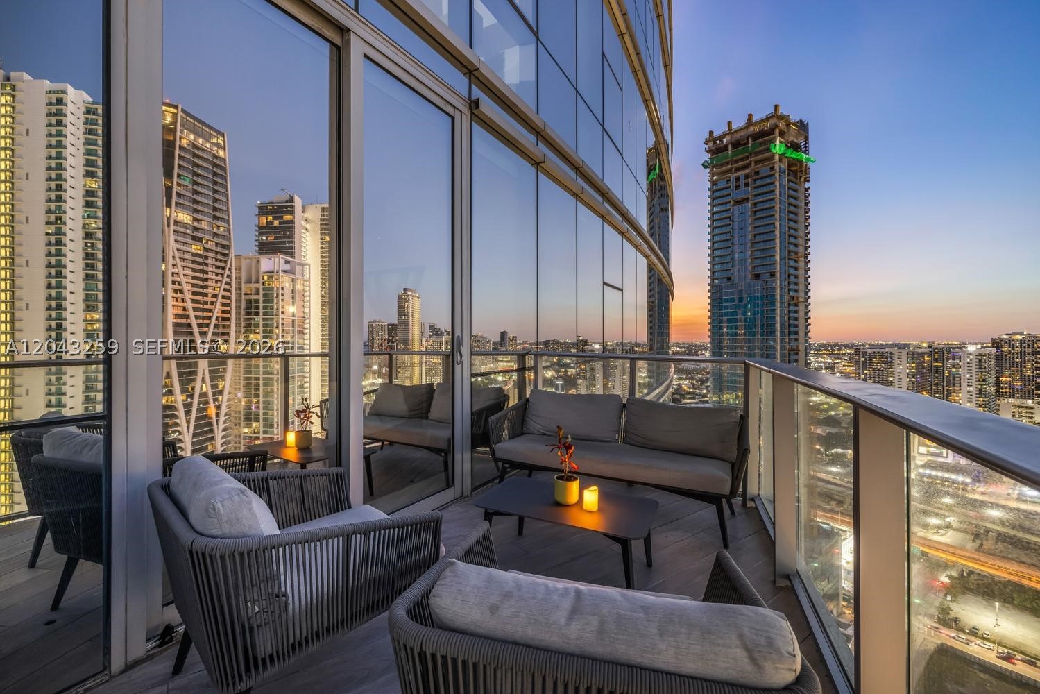 PARAMOUNT MIAMI WORLDCENT - Residential