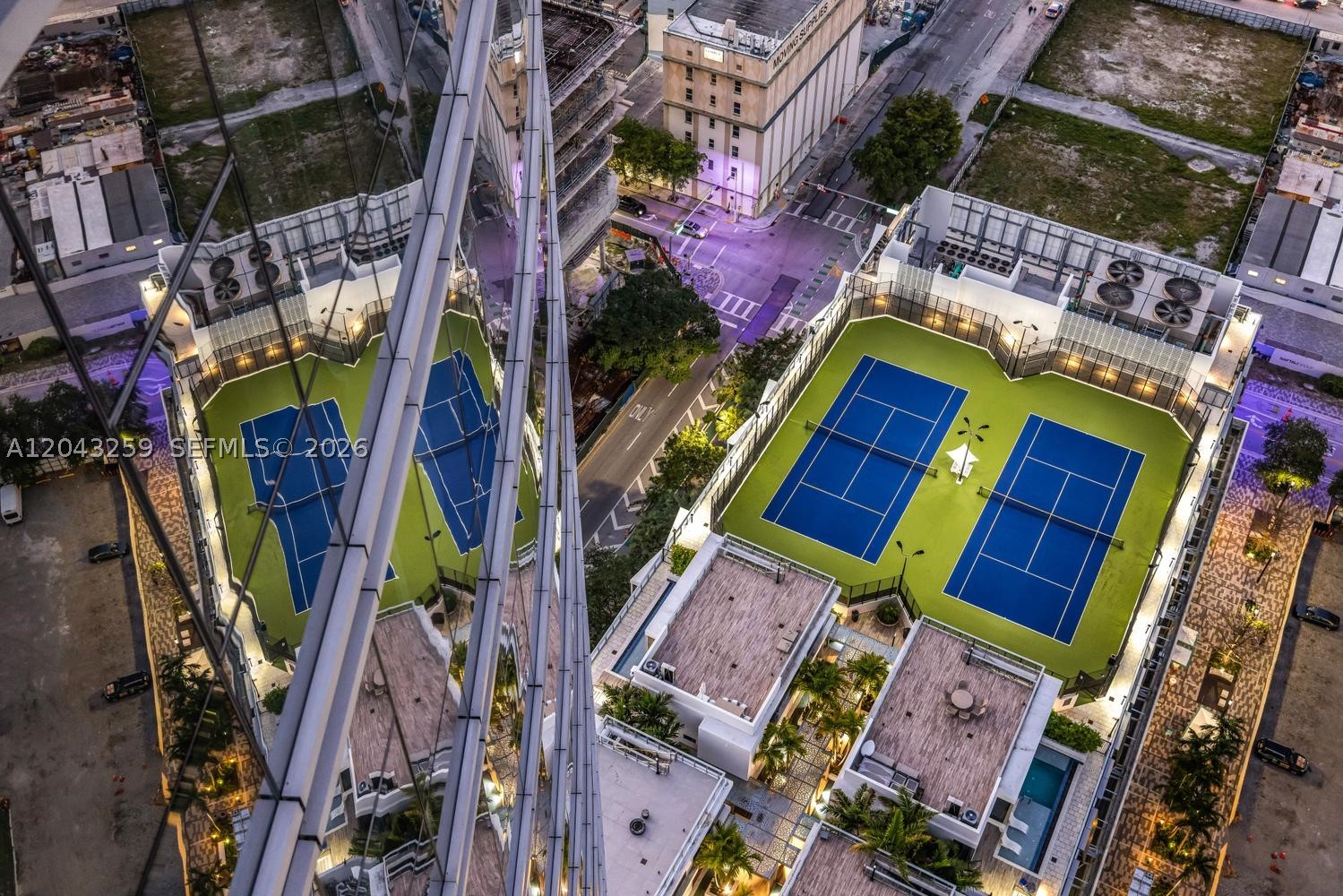 PARAMOUNT MIAMI WORLDCENT - Residential