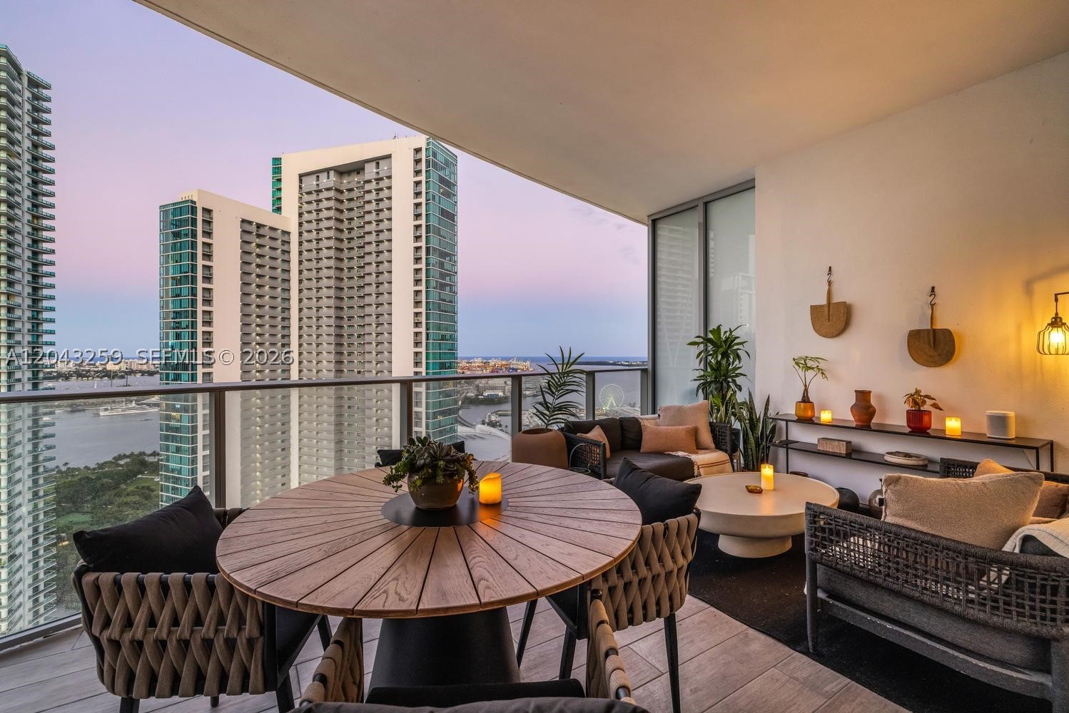 PARAMOUNT MIAMI WORLDCENT - Residential