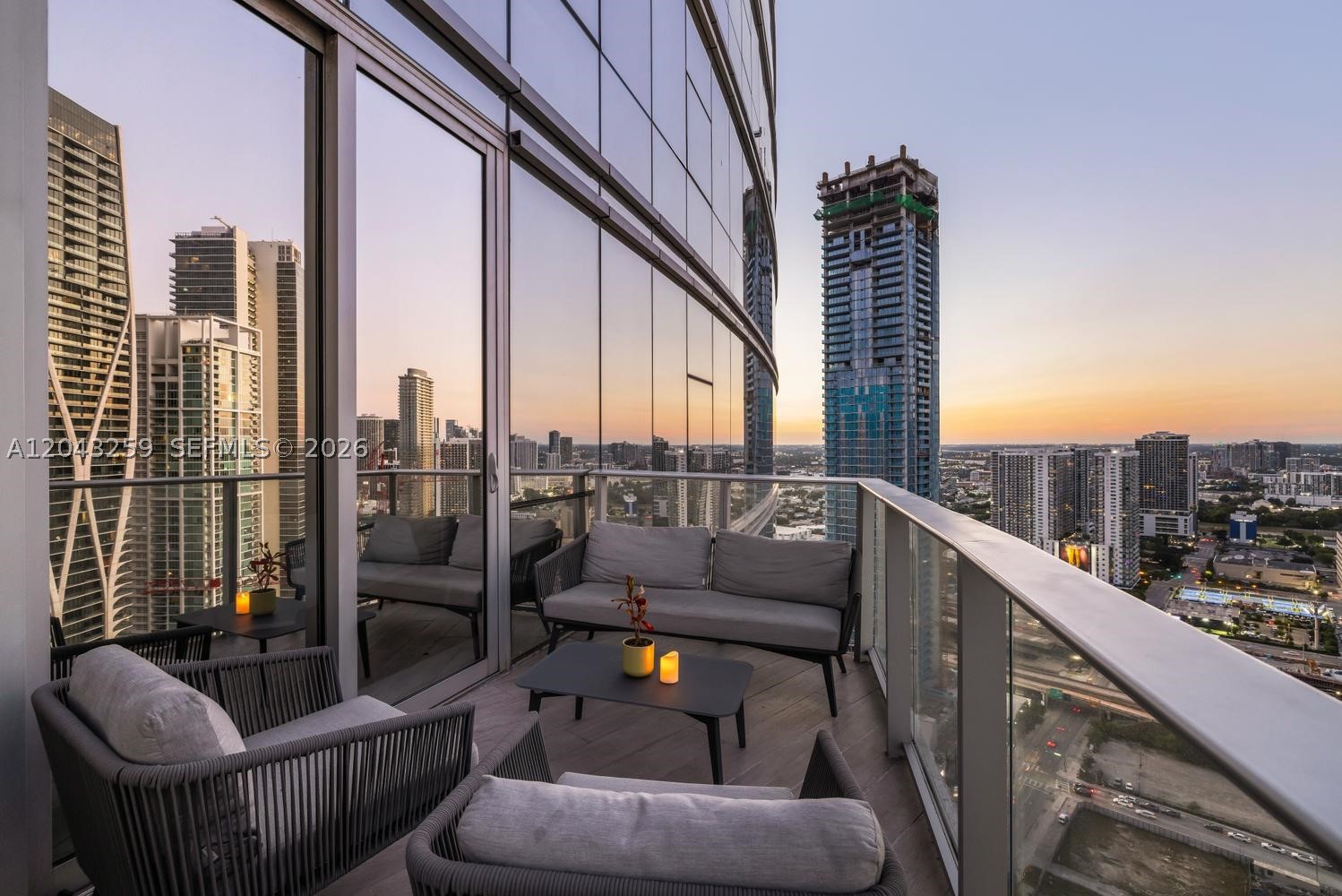 PARAMOUNT MIAMI WORLDCENT - Residential