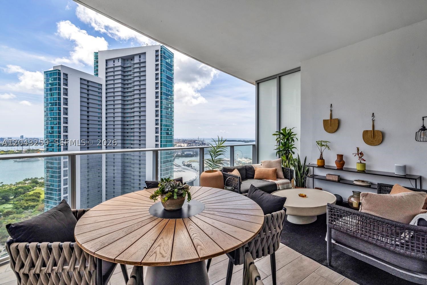 PARAMOUNT MIAMI WORLDCENT - Residential