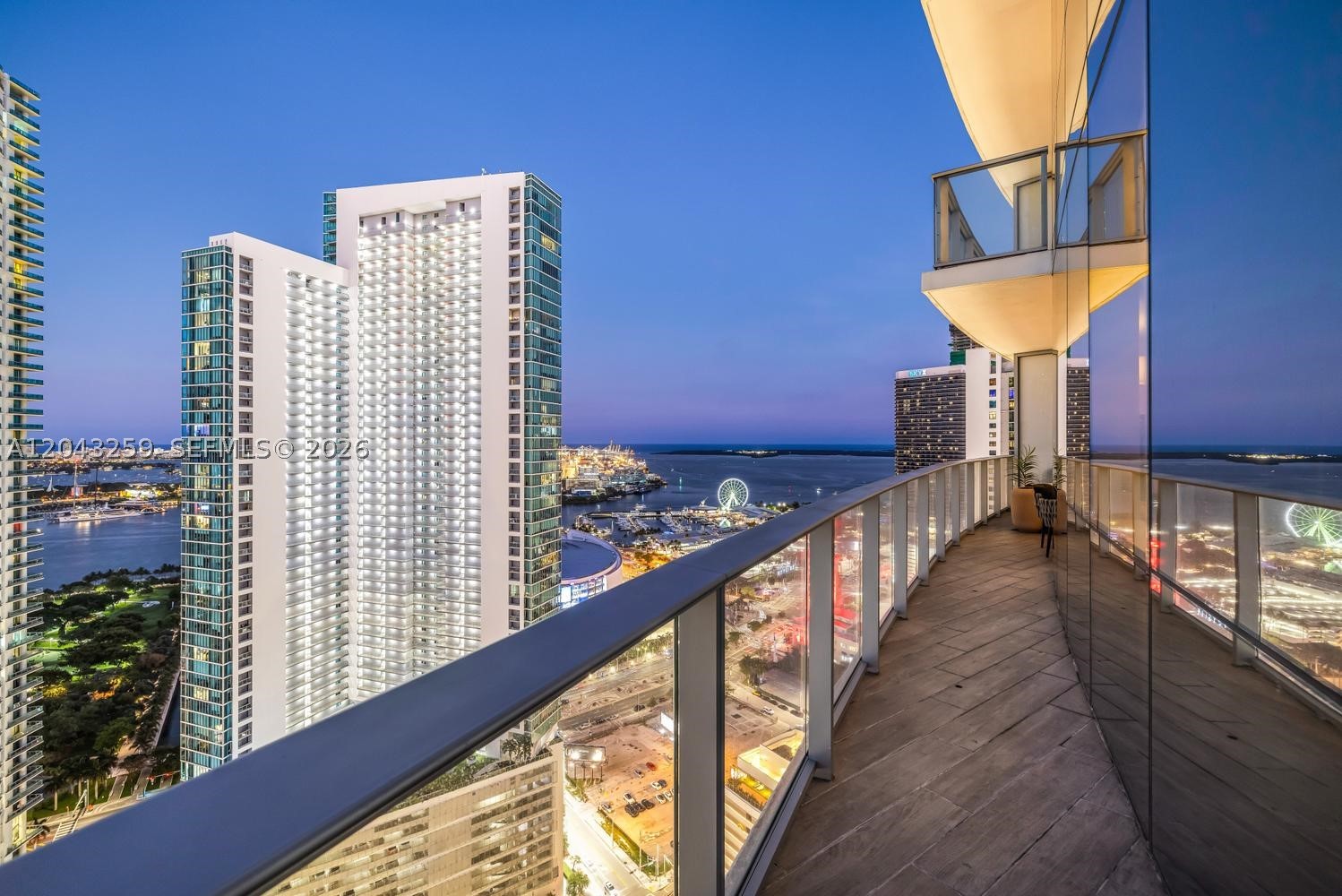 PARAMOUNT MIAMI WORLDCENT - Residential