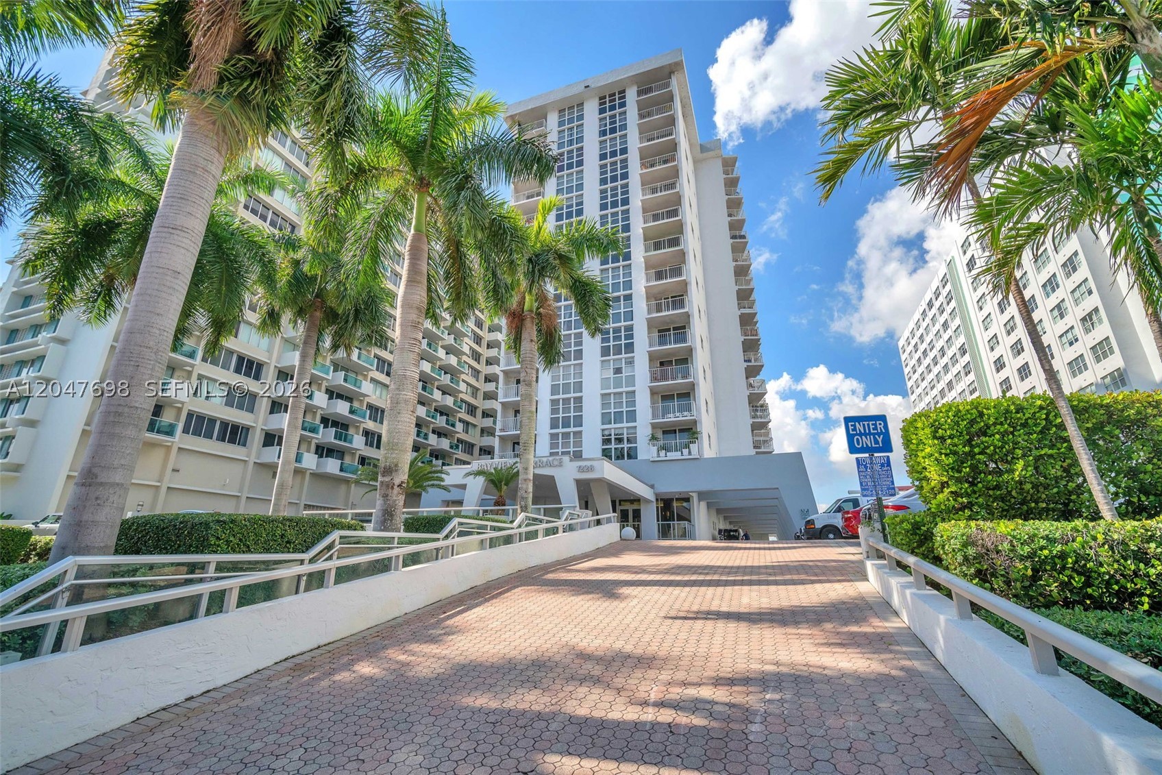 BAYVIEW TERR CONDO - Residential Lease