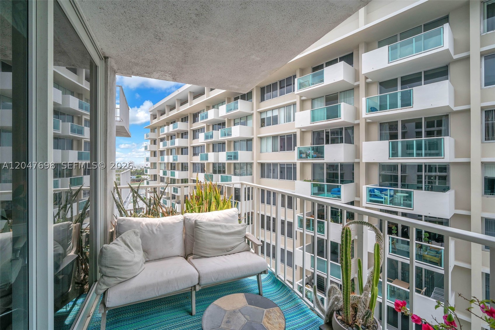 BAYVIEW TERR CONDO - Residential Lease