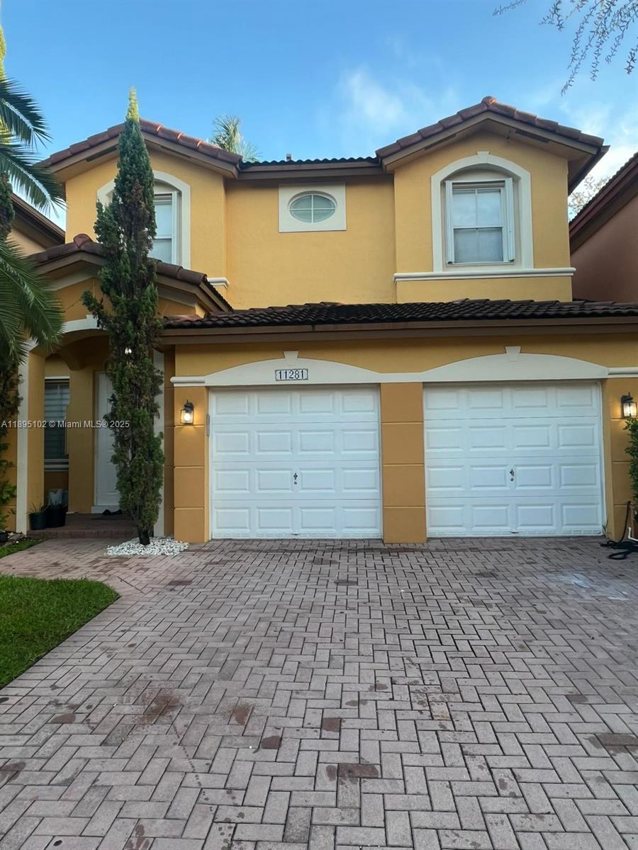 ISLANDS AT DORAL NORTHWES - Residential