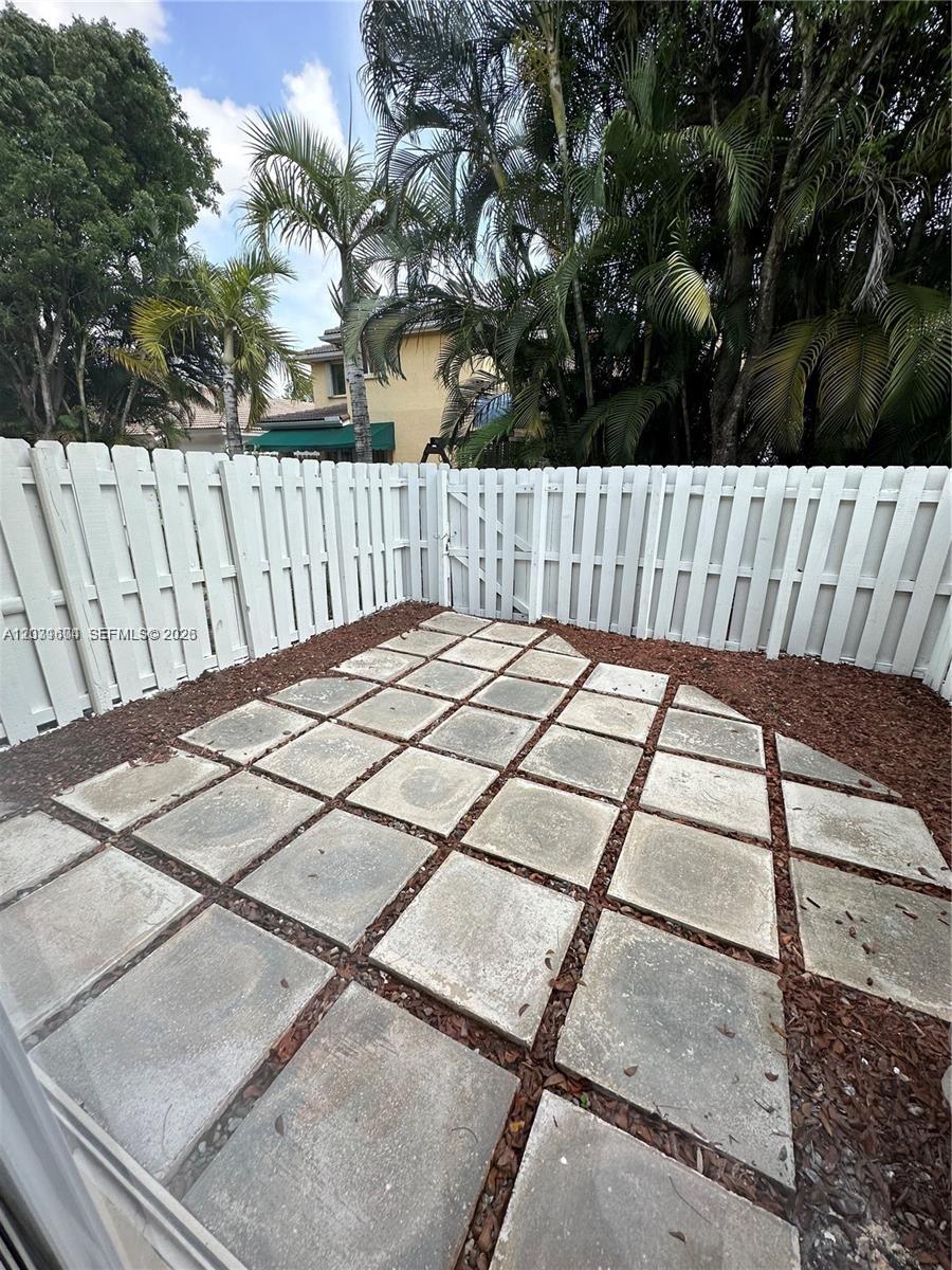 HAWKSNEST 1ST ADDN - Residential Lease
