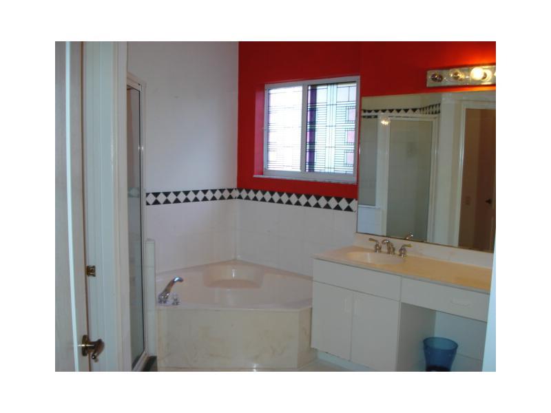 DORAL ISLES ANTILLES - Residential Lease