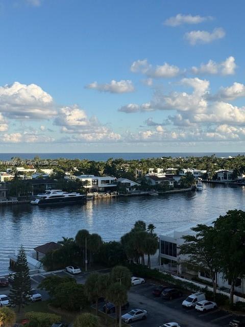 BEAUTIFUL VIEW FROM THIS 2/2 IN VERY DESIRABLE WATERVIEW COMPLEX. SPLIT 2/2 WITH AN UPDATED KITCHEN, WASHER AND DRYER, LOTS OF CLOSET SPACE, LARGE BALCONY AND MUCH MORE. THIS UNIT IS PRICED TO SELL. BUILDING HAS BEEN EXTENSIVELY RENOVATED AND BOASTS NEW LOBBY, NEW GYM, NEW SOCIAL ROOM, BILLIARD ROOM AND SO MANY MORE UPGRADES. EASY TO SHOW. PLEASE CALL LISTING AGENT FOR APPOINTMENT.