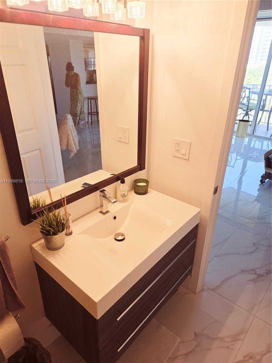 MARBELLA CONDO - Residential
