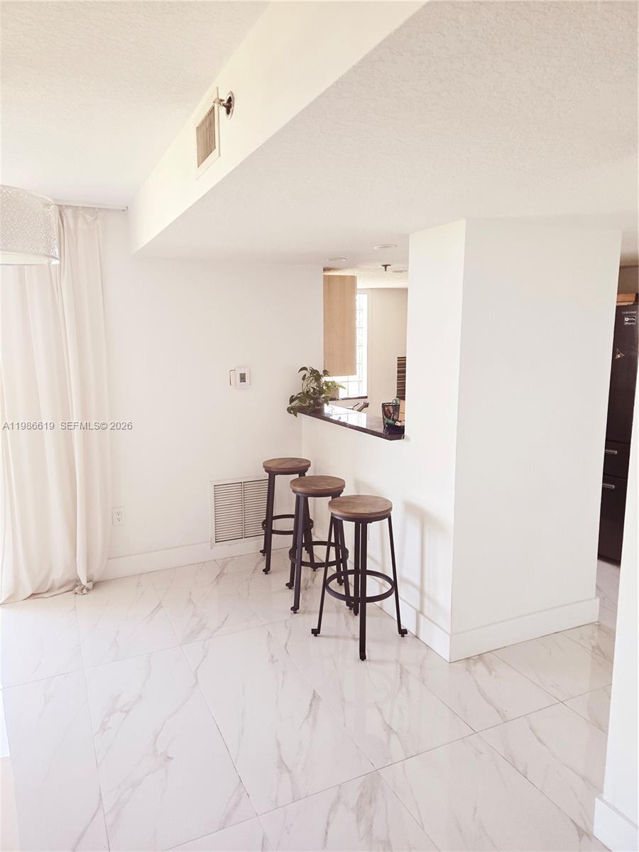 MARBELLA CONDO - Residential