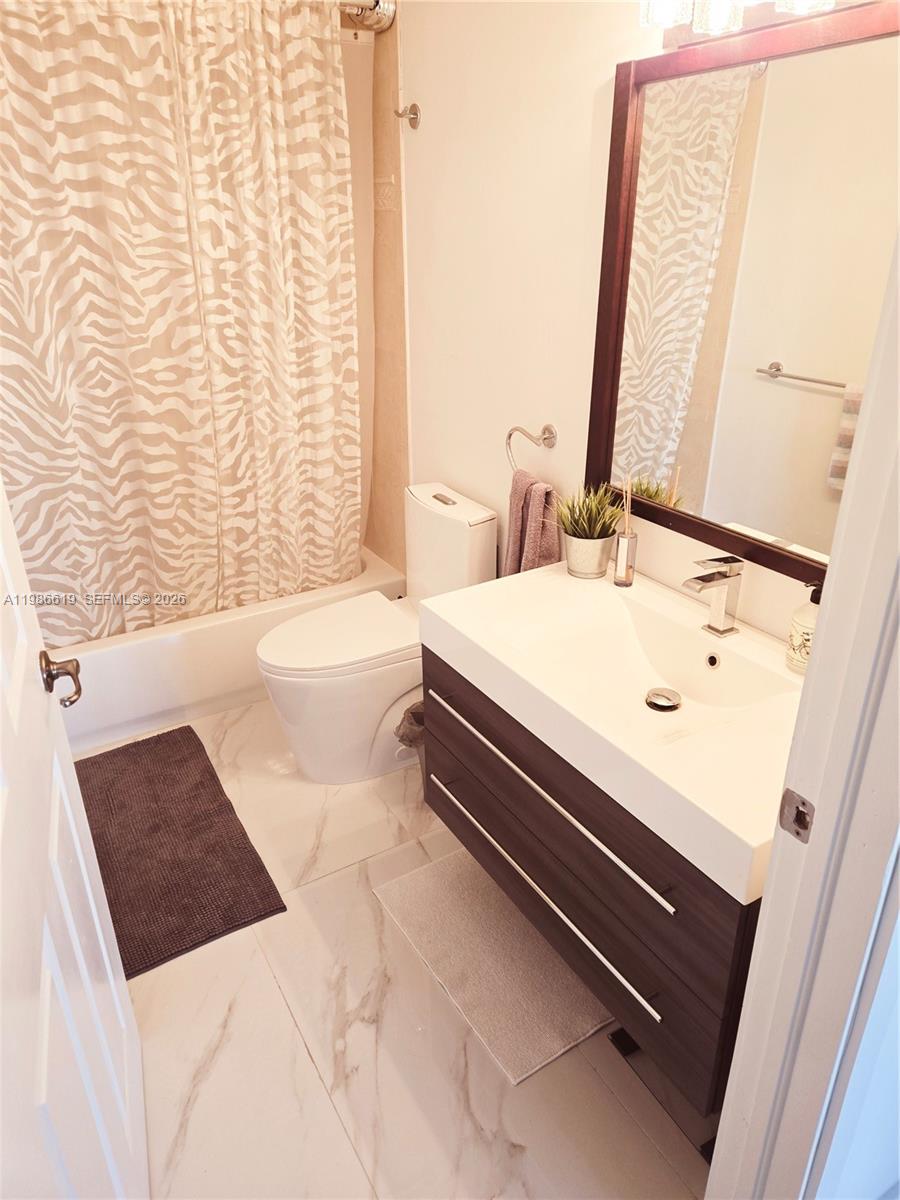 MARBELLA CONDO - Residential
