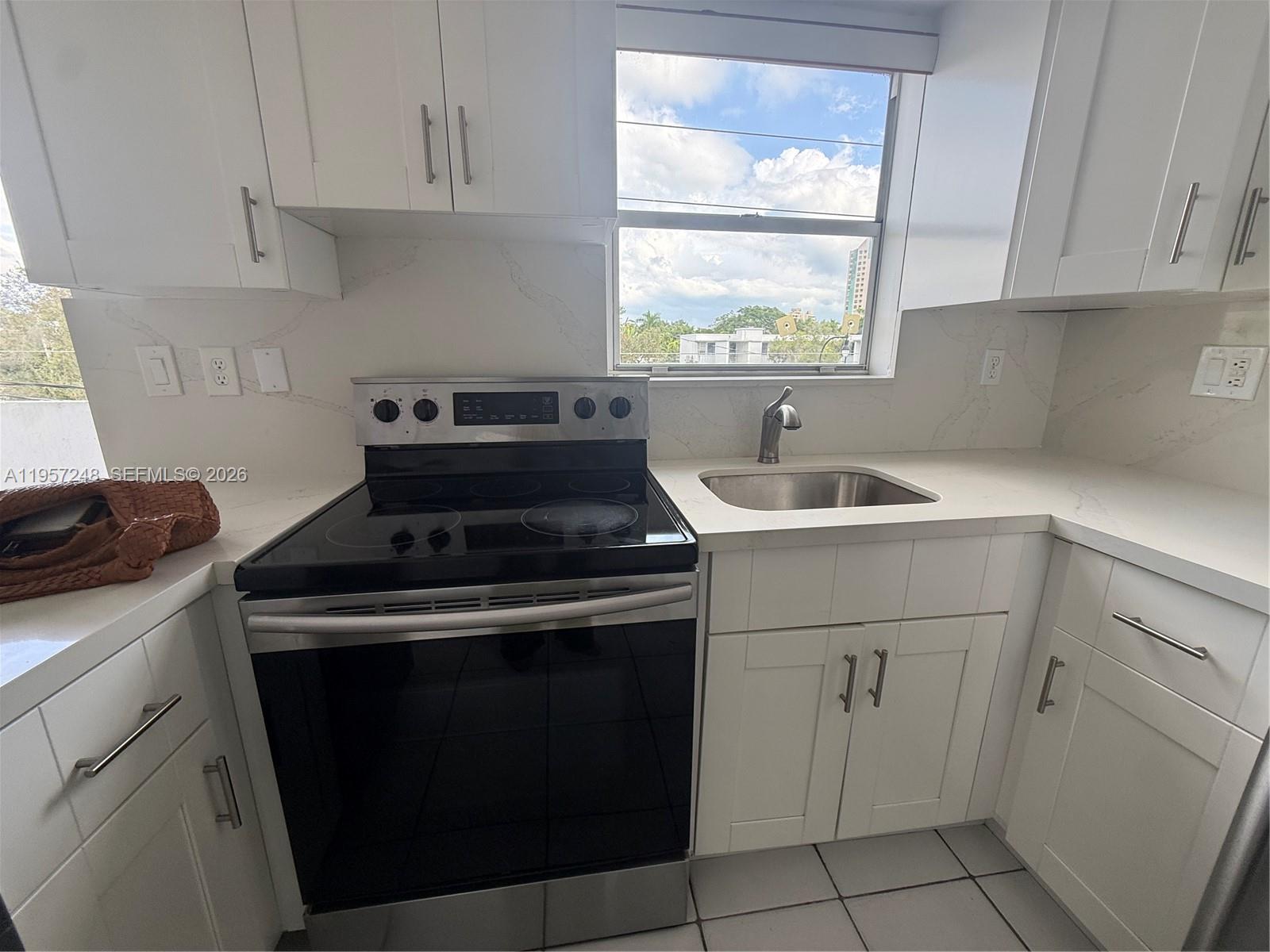 GROVE PALMS I CONDO - Residential