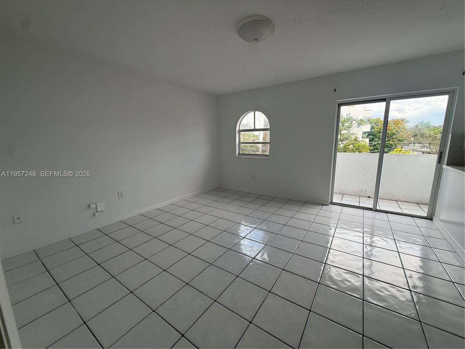GROVE PALMS I CONDO - Residential