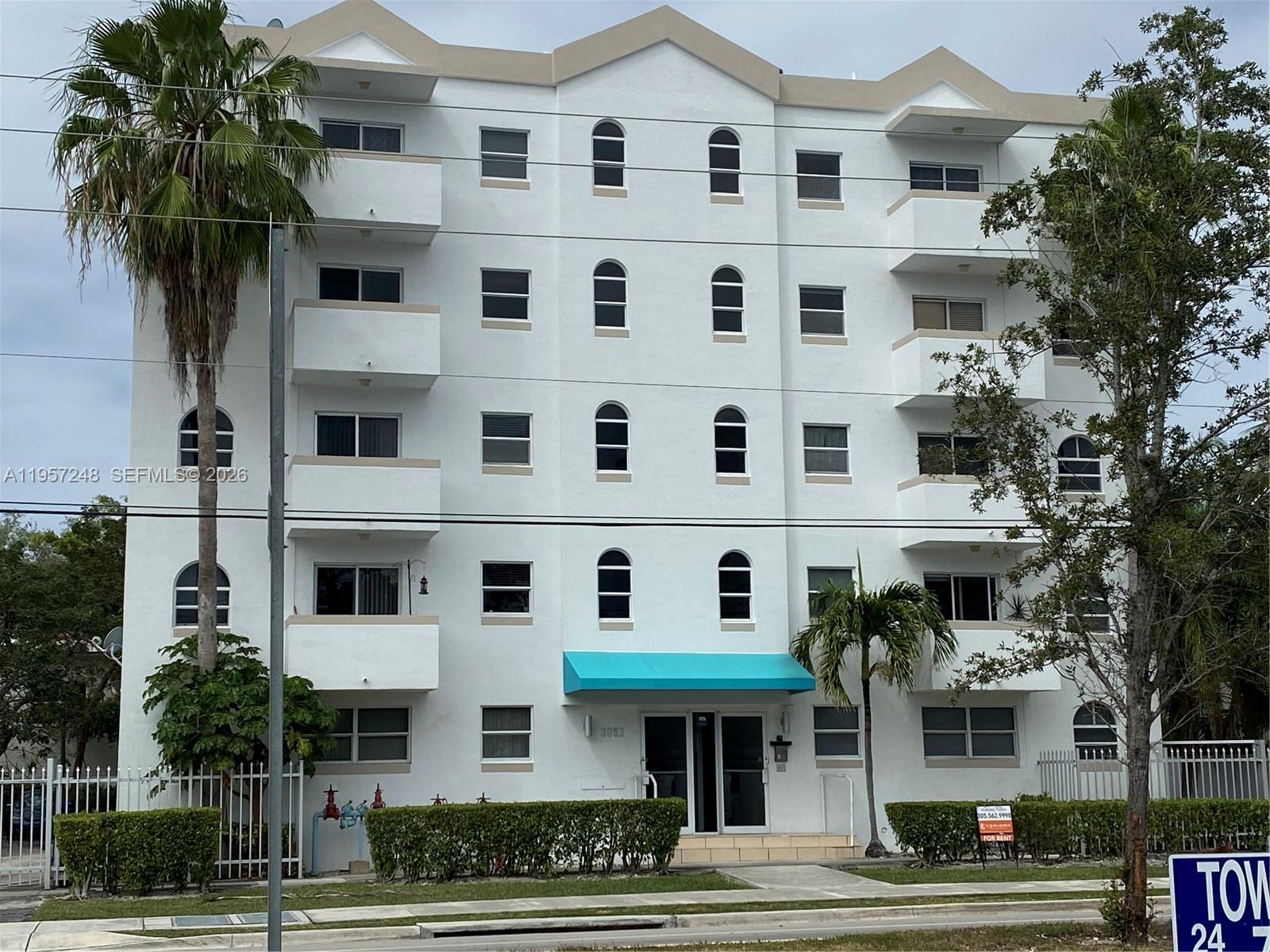 GROVE PALMS I CONDO - Residential
