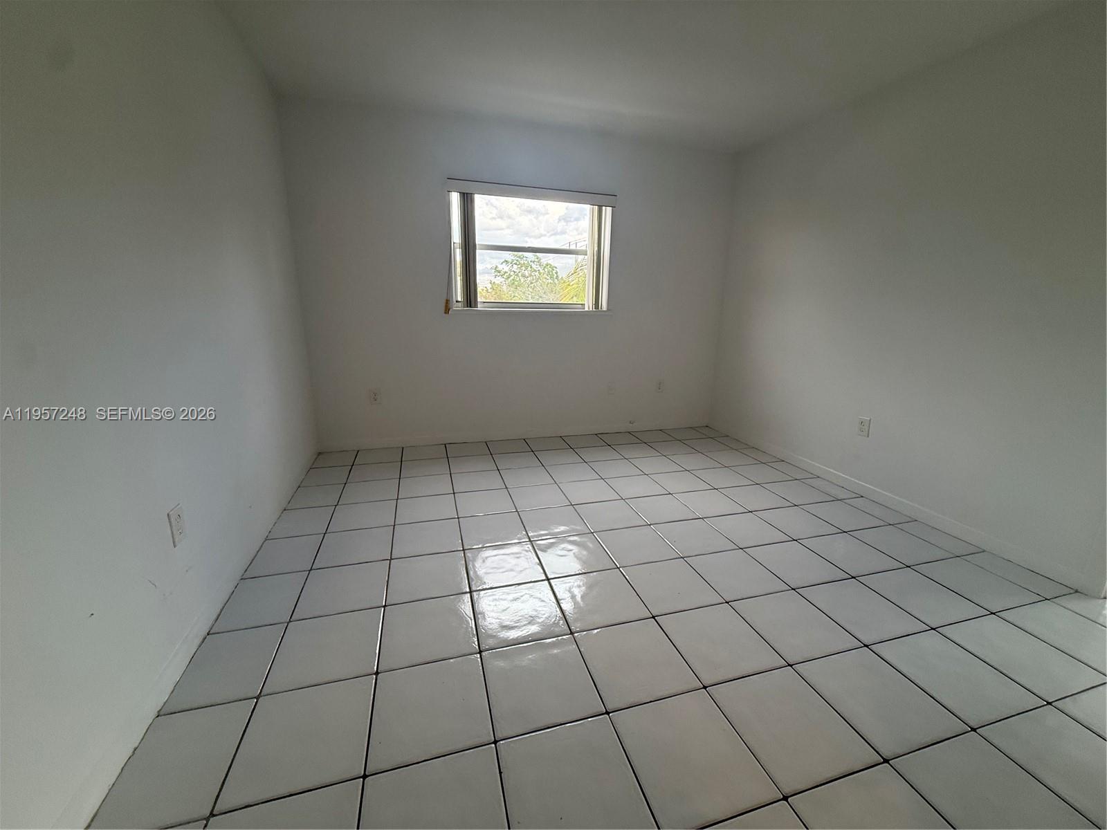 GROVE PALMS I CONDO - Residential