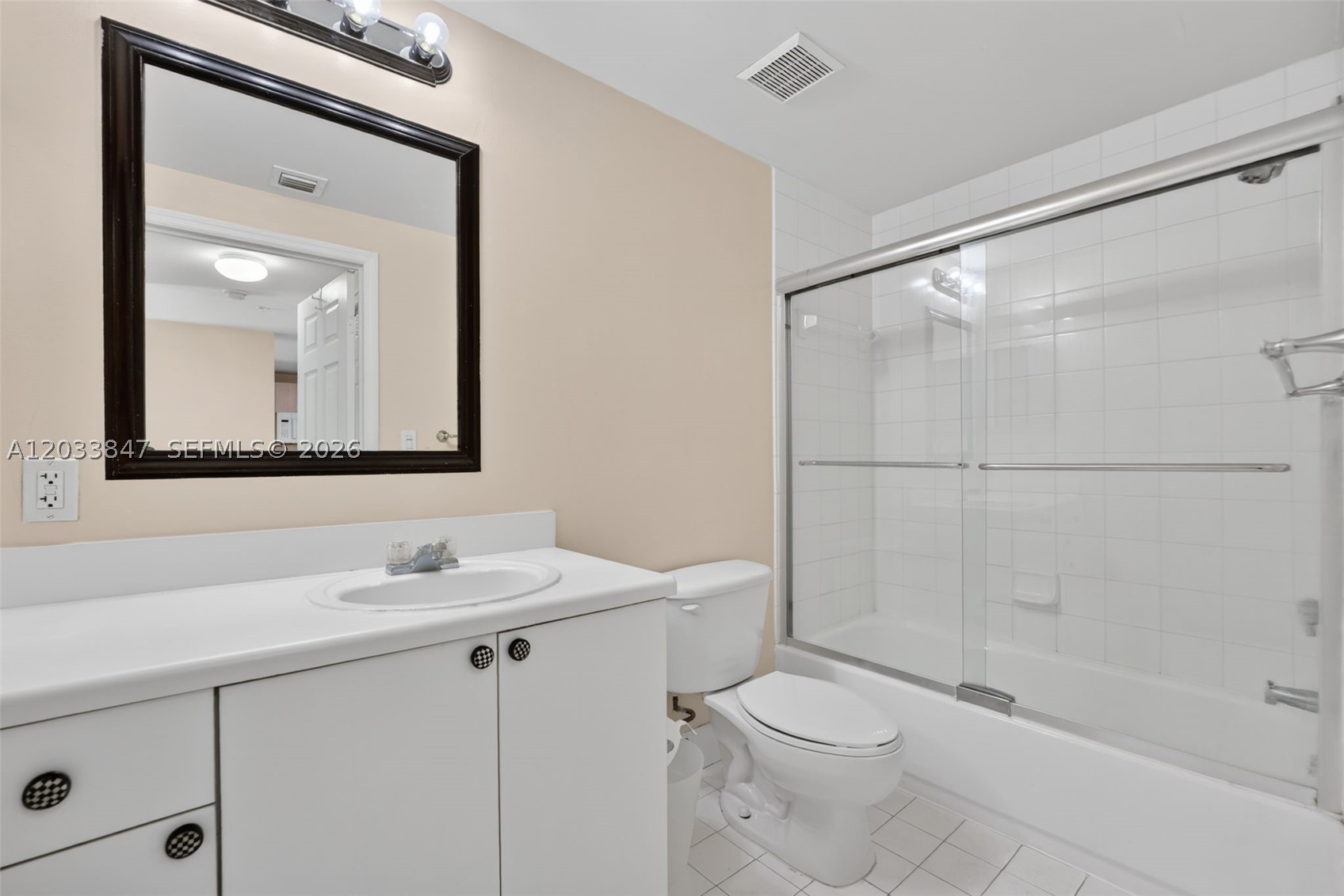 DOUGLAS GRAND CONDO - Residential Lease
