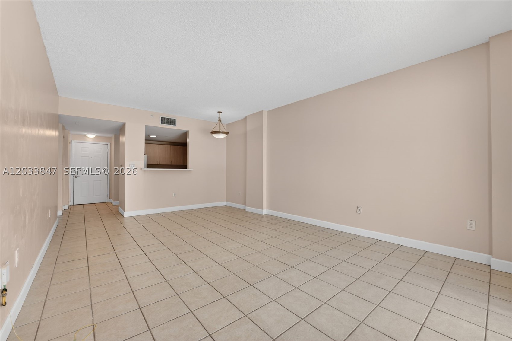 DOUGLAS GRAND CONDO - Residential Lease