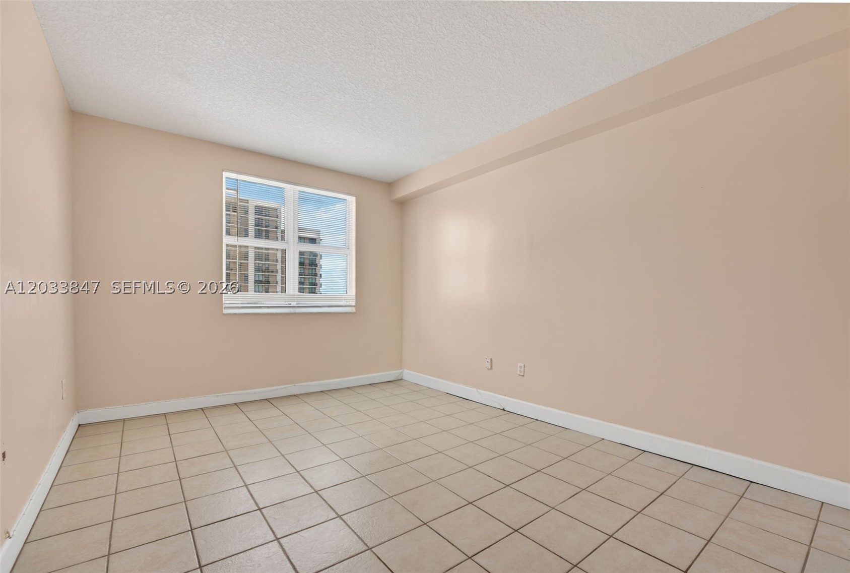 DOUGLAS GRAND CONDO - Residential Lease