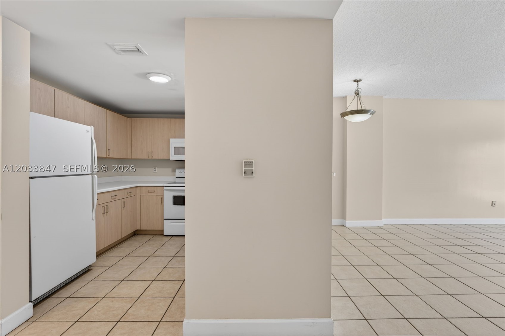 DOUGLAS GRAND CONDO - Residential Lease