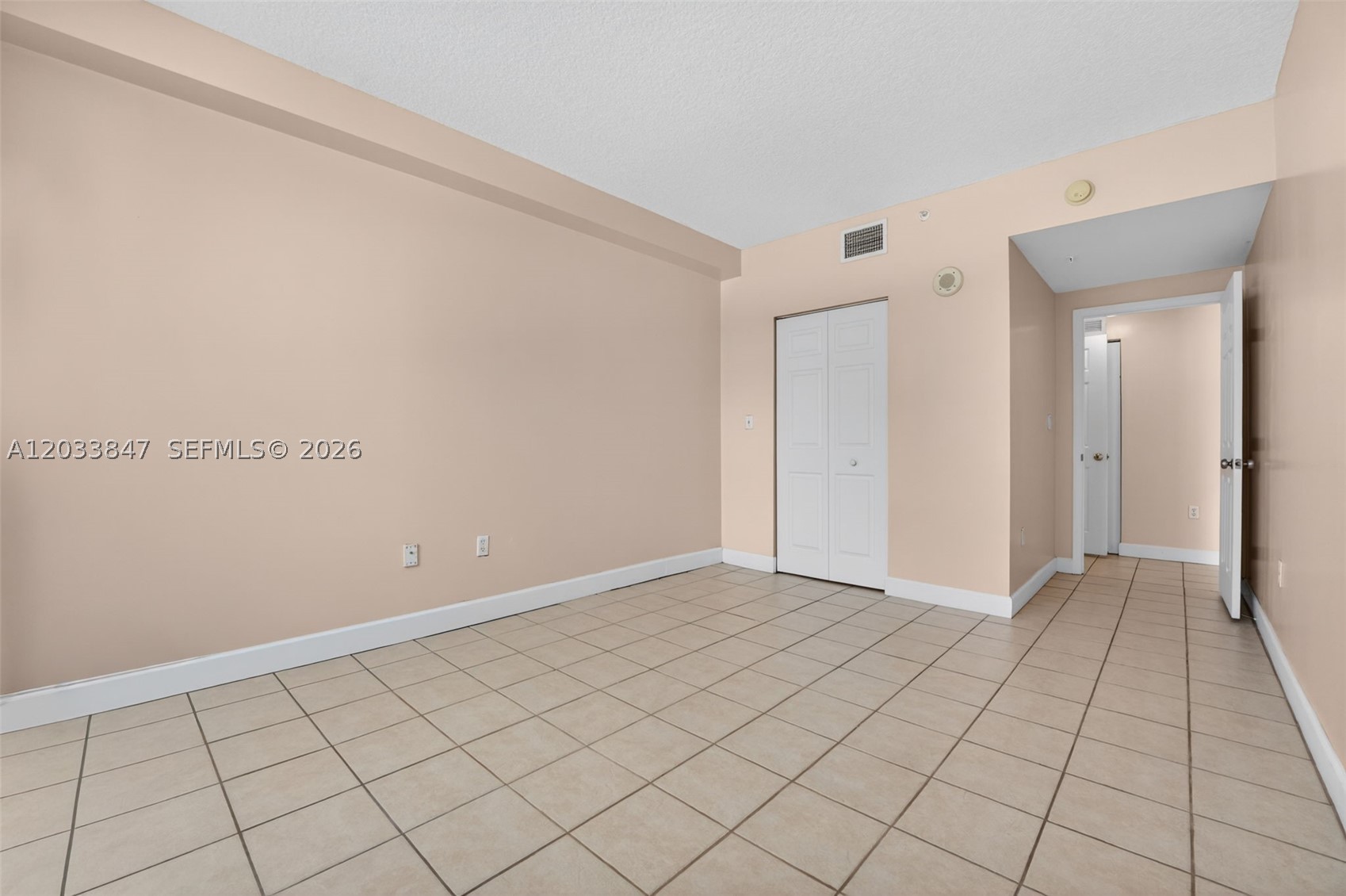 DOUGLAS GRAND CONDO - Residential Lease