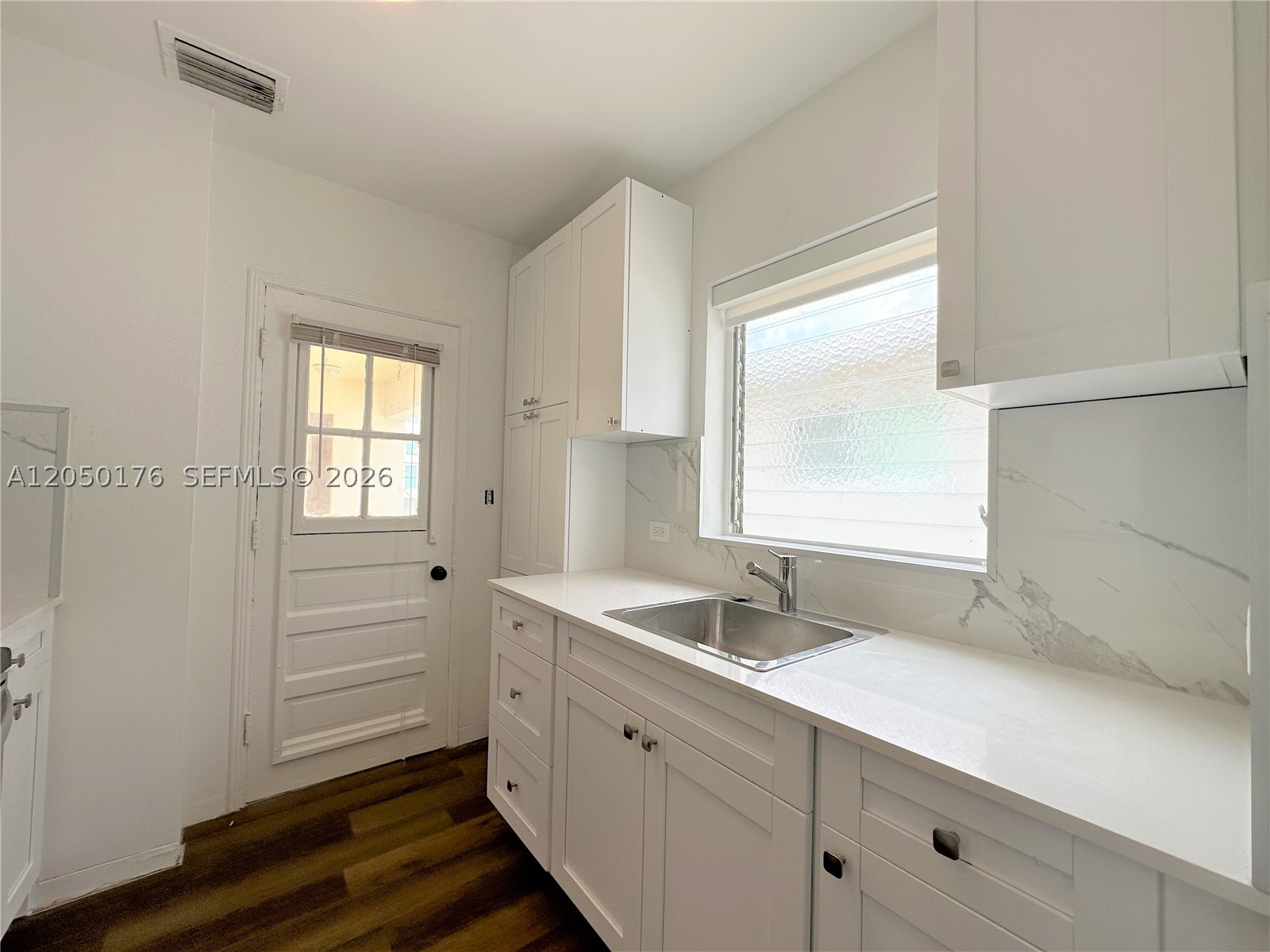 ISLE OF NORMANDY MIAMI VI - Residential Lease