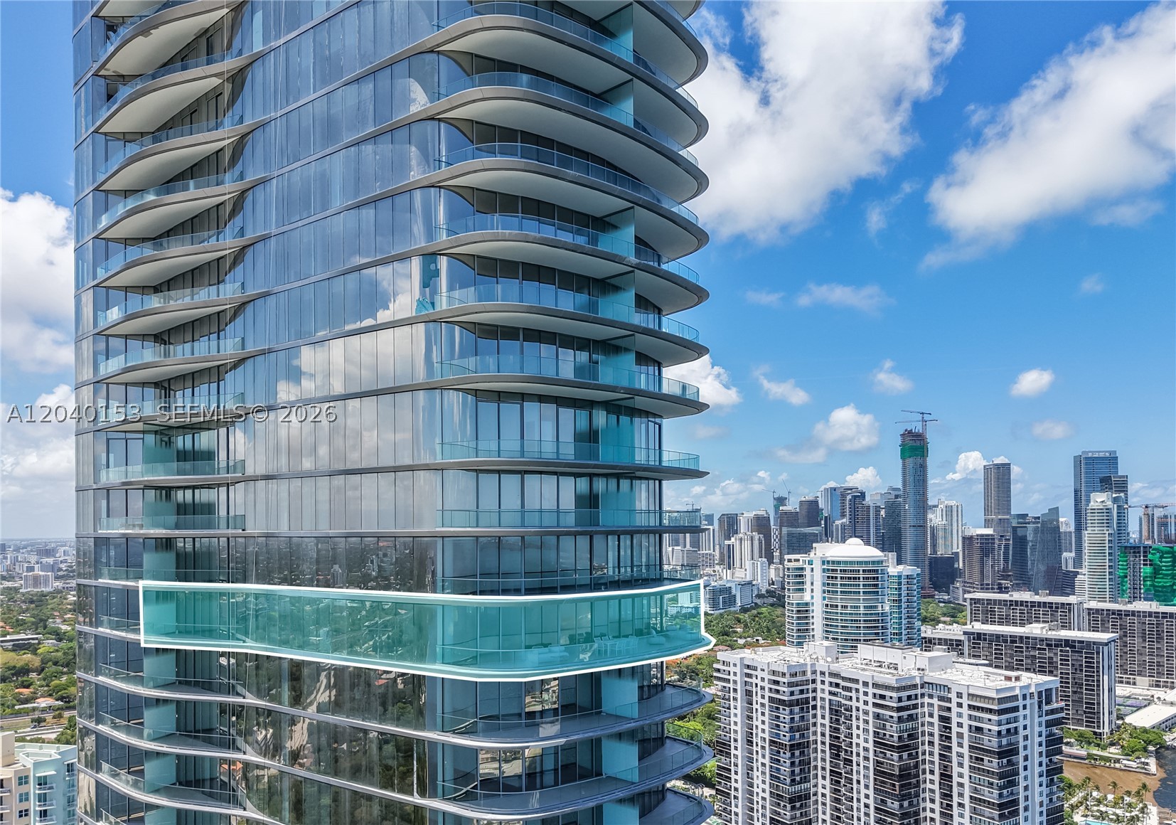 UNA RESIDENCES - Residential