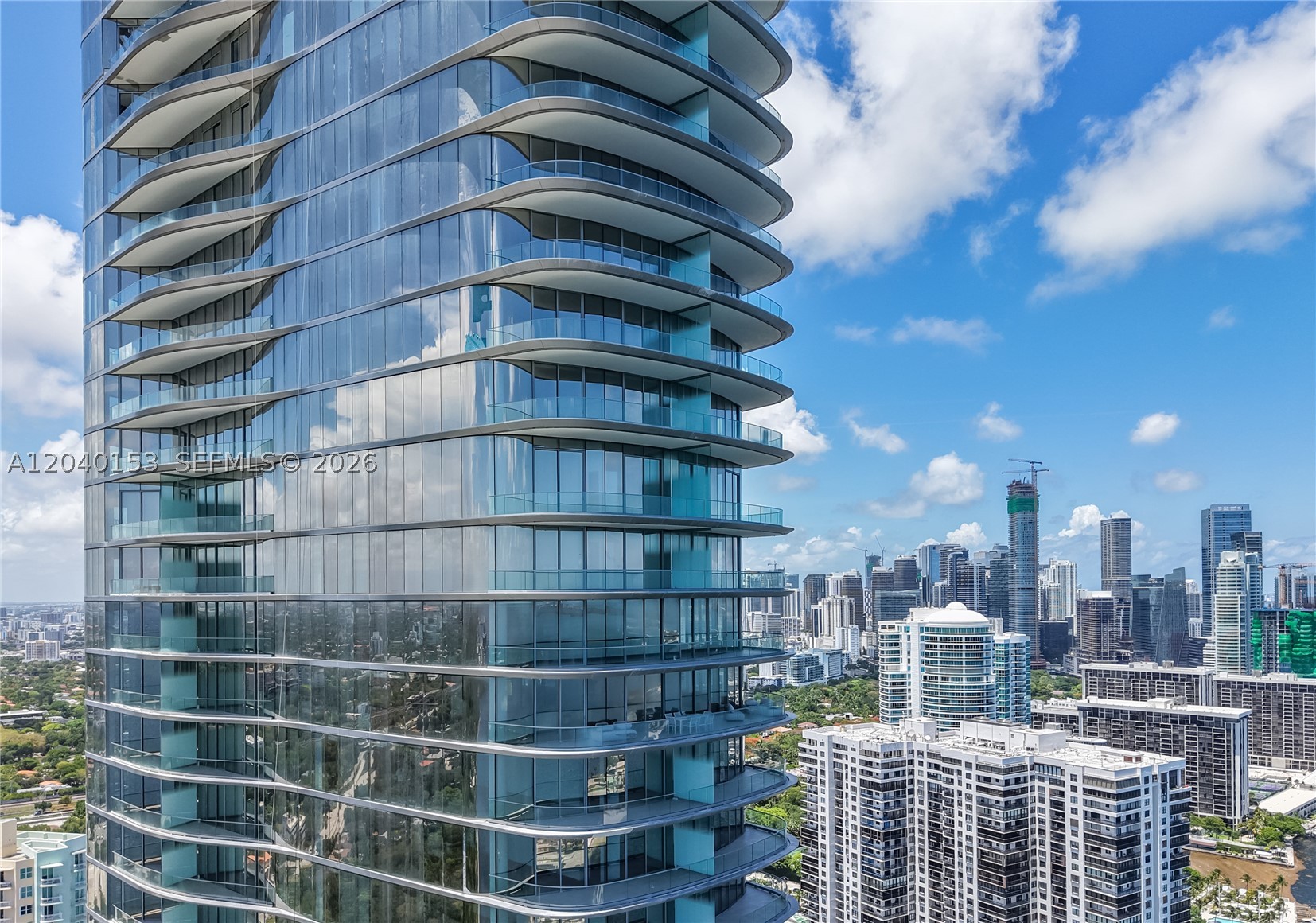 UNA RESIDENCES - Residential