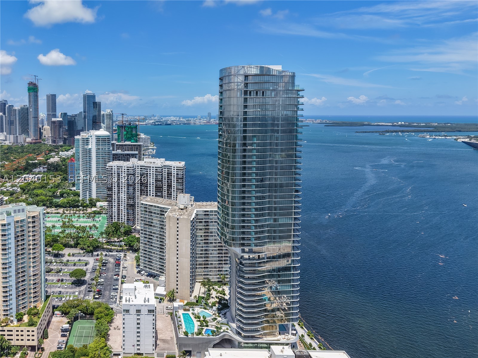 UNA RESIDENCES - Residential