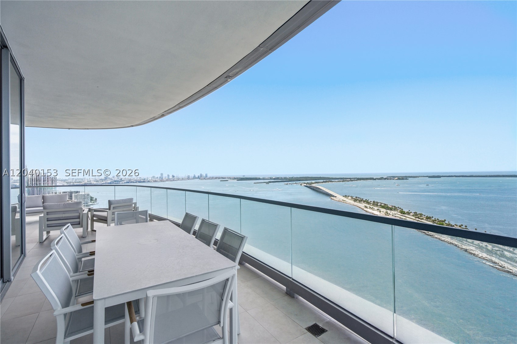 UNA RESIDENCES - Residential
