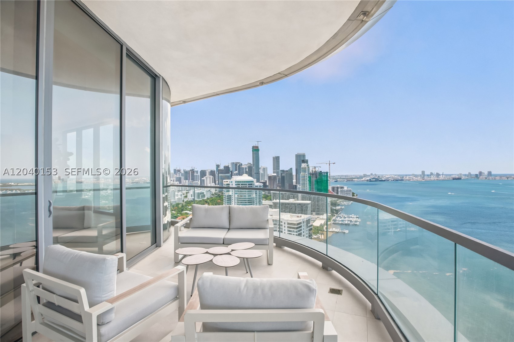 UNA RESIDENCES - Residential