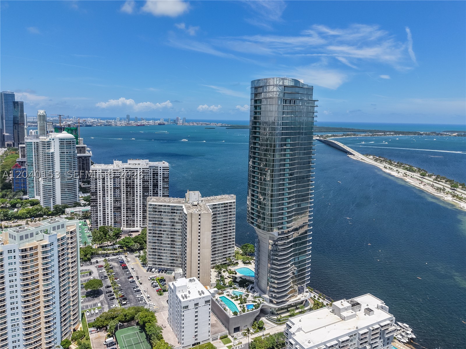 UNA RESIDENCES - Residential