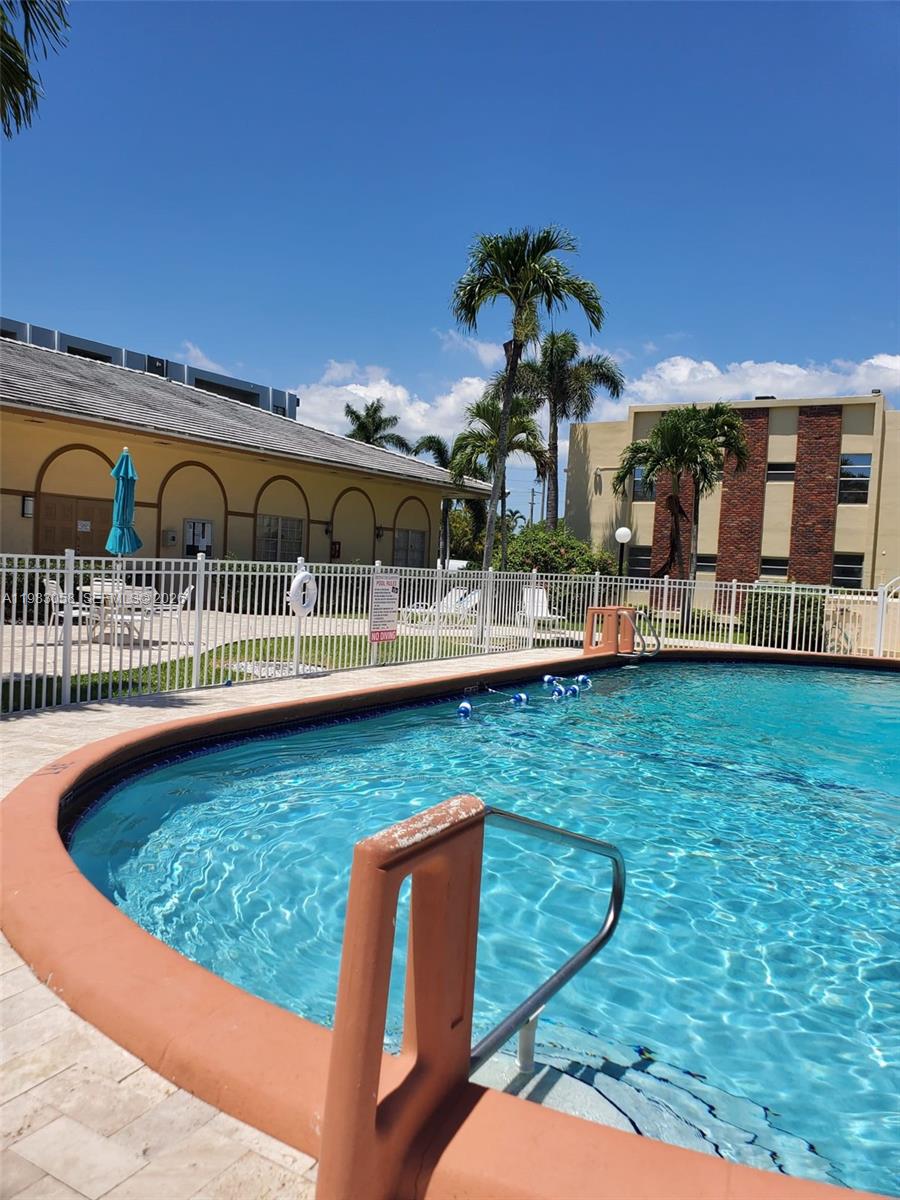 IRVINGTON GARDENS CONDO - Residential