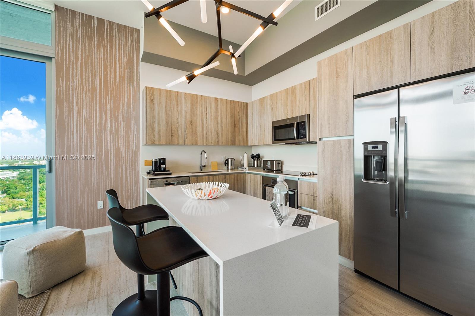 QUADRO CONDO - Residential