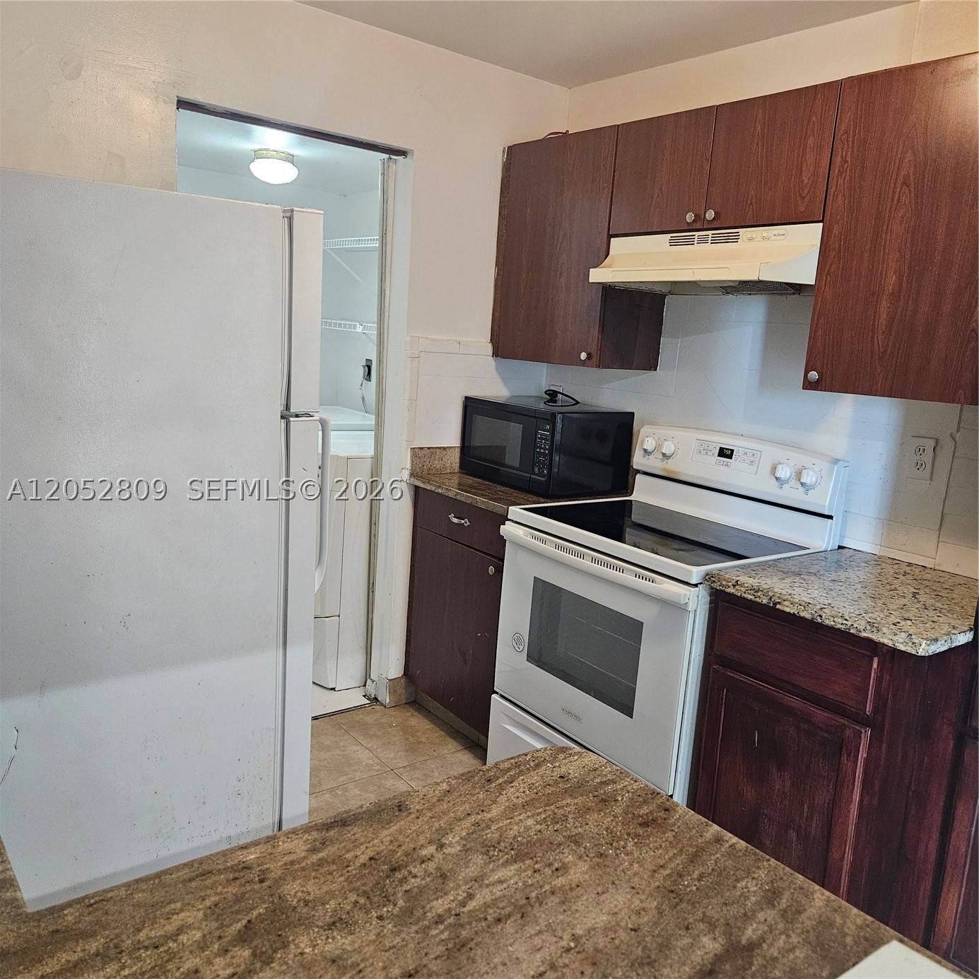 INTERNATIONAL PARK CONDO - Residential