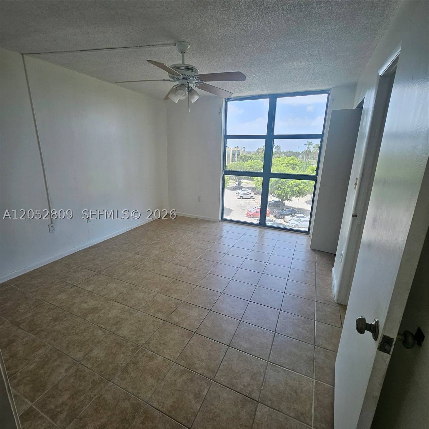 INTERNATIONAL PARK CONDO - Residential