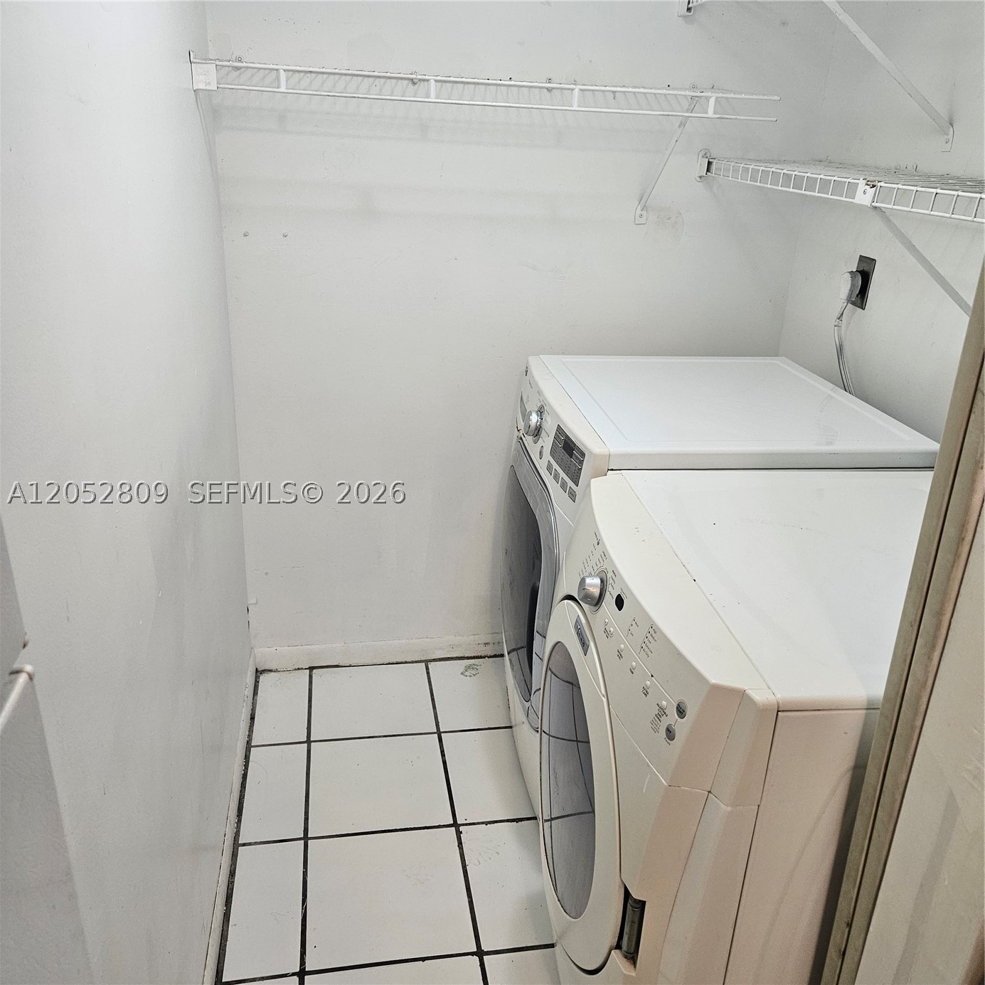 INTERNATIONAL PARK CONDO - Residential