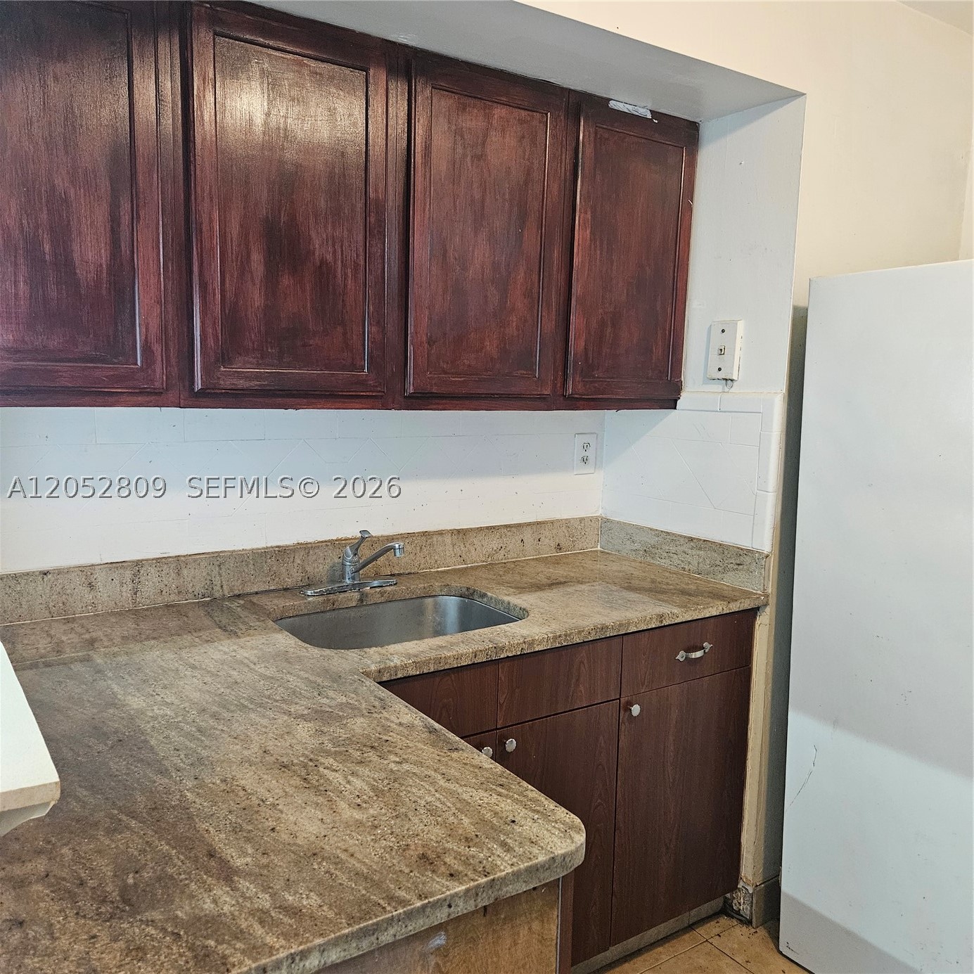 INTERNATIONAL PARK CONDO - Residential