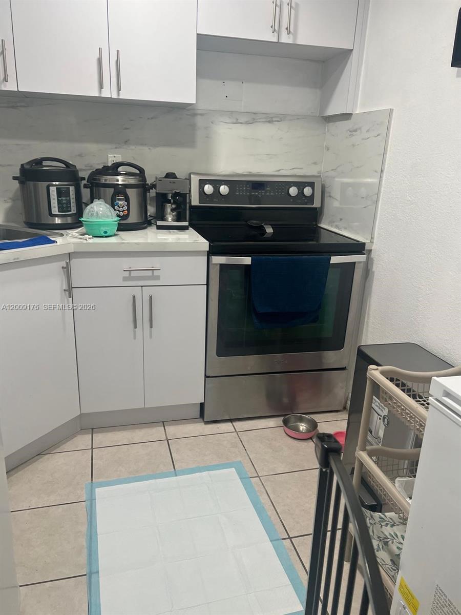 YOLANDA VILLAS CONDO - Residential